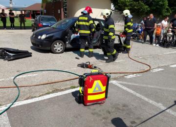 4c837591 F0c8 4417 B0b8 7b1ab6683244