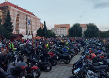 Cef3ec71 D446 46b7 A38f 21b677c64d3a